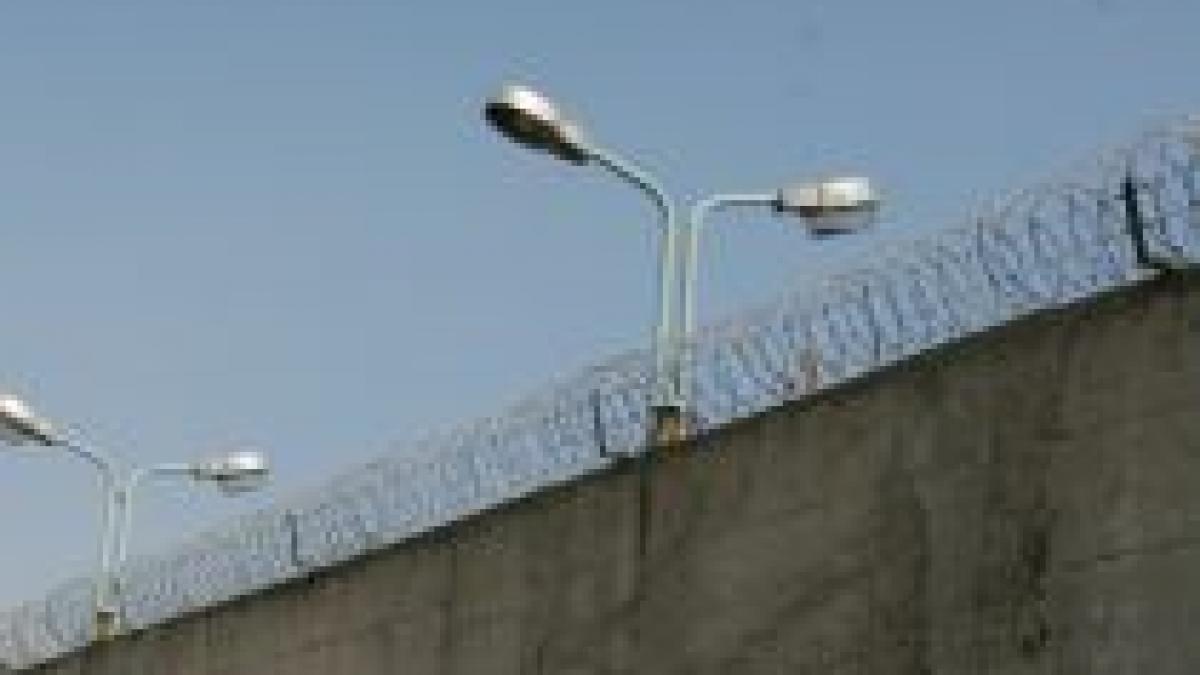 un detinut roman s a sinucis intr o inchisoare din italia