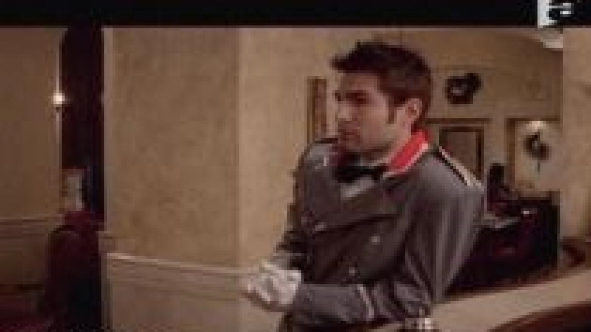 Hagi, constructor. Mutu, portar. Vezi clipurile de promovare a campaniei "România în mişcare" (VIDEO)