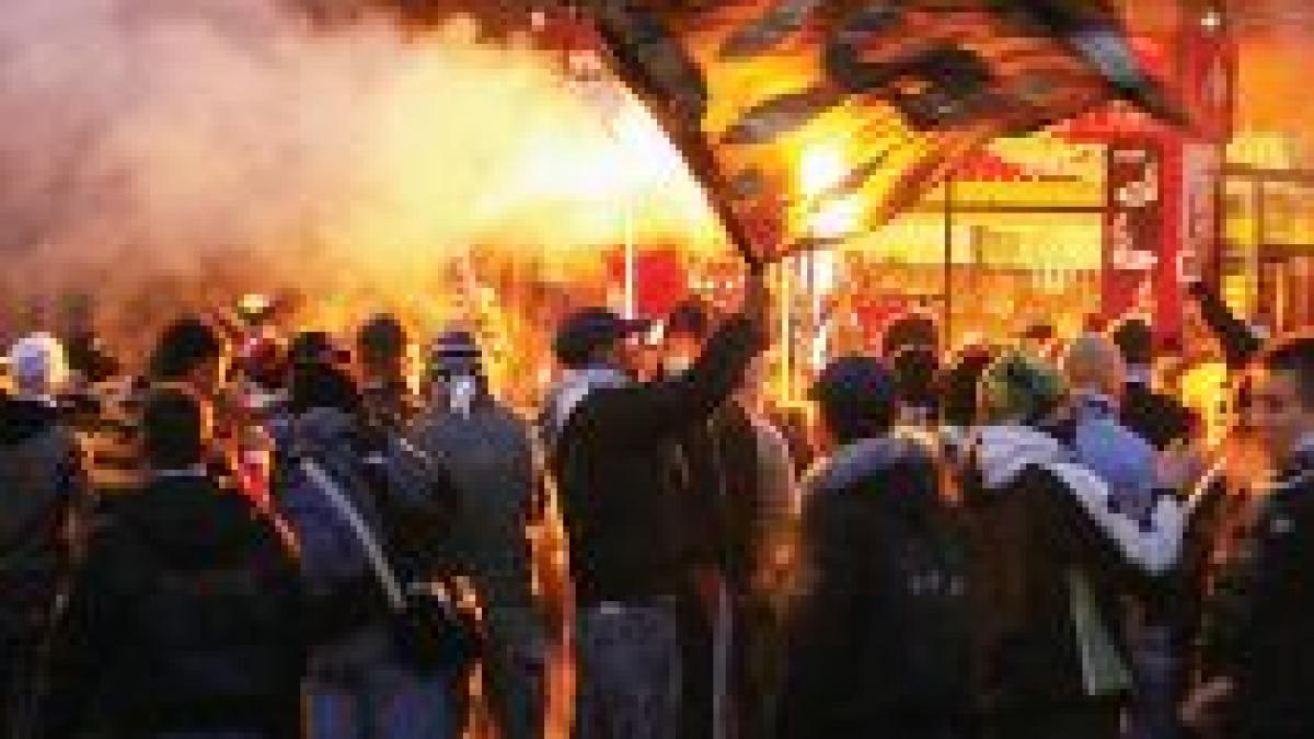 au inceput bataile 150 de ultrasi stelisti au atacat fortele jandarmeriei in drumul spre ghencea