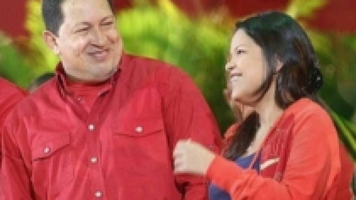 idila revolutionara fiica lui chavez se iubeste cu nepotul fostului presedinte chilian salvador