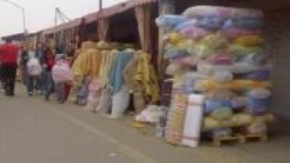 bucuresti sase standuri din complexul comercial europa mistuite de un incendiu