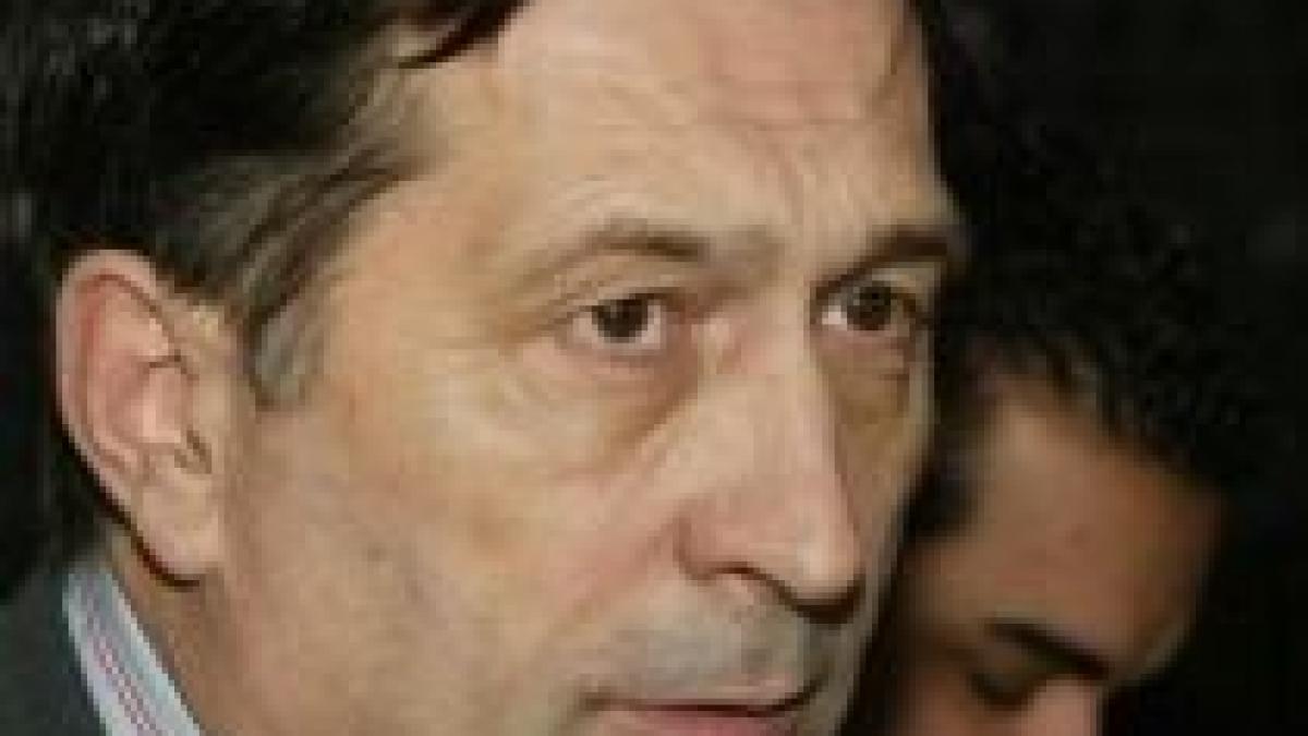 craciunescu n a vrut sa primesca ordinul de merit din mainile presedintelui frf sandu joaca teatru