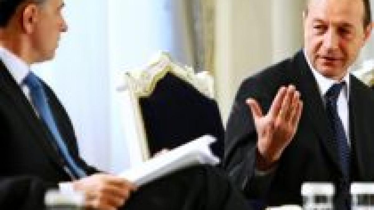 razboiul codurilor in faza epistolelor basescu si geoana isi imputa din condei insuccesele din