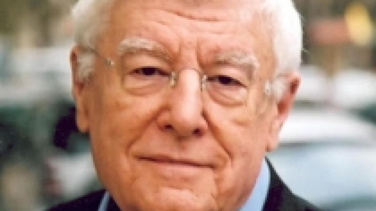 dramaturgul si regizorul francez roger planchon a murit