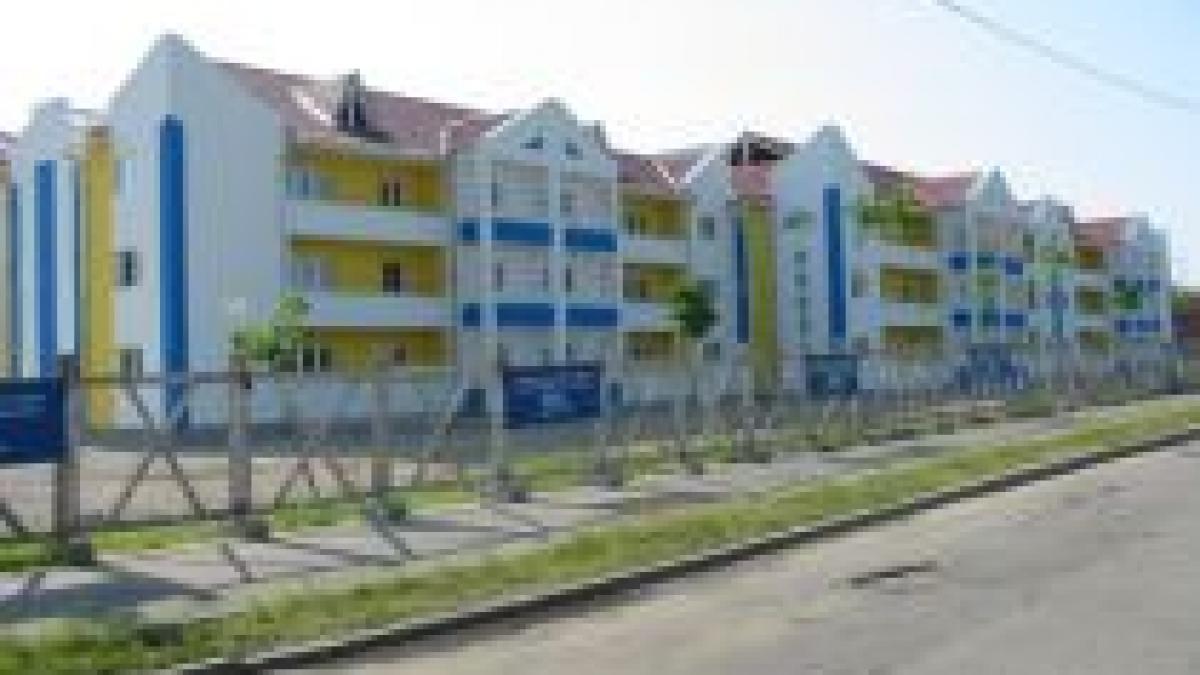 anl va vinde chiriasilor peste 3 300 locuinte