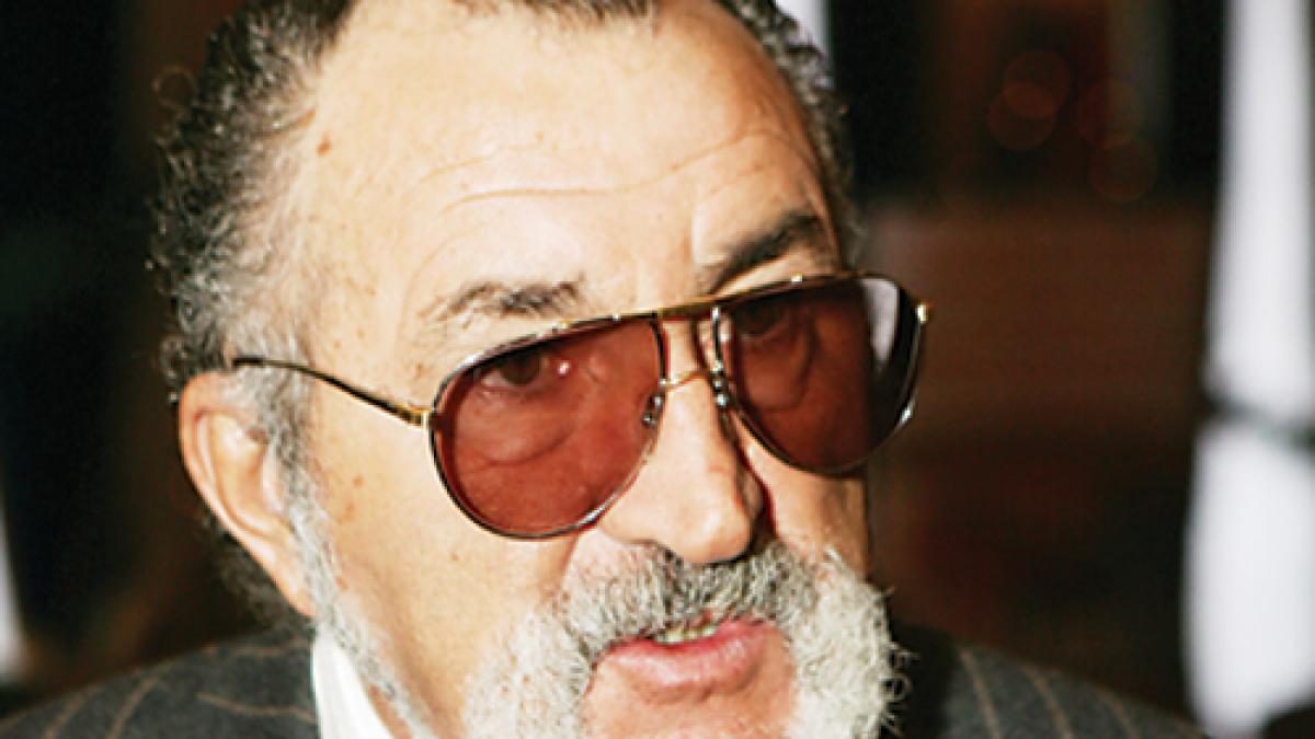 schimb de mingi jucatorii vrem vestiare mai mari tiriac nu trebuie sa ne prostituam pentru ei