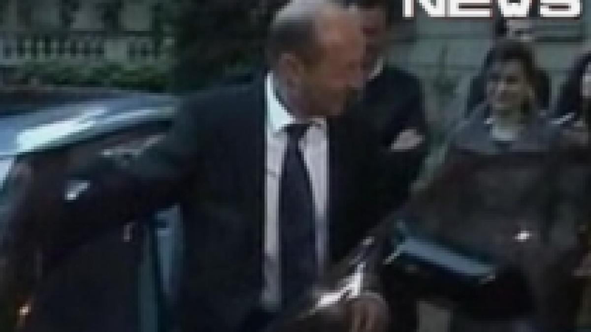 presedintele traian basescu a testat noua dacia duster video