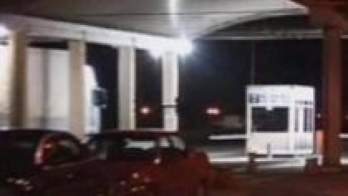 cei opt casieri de la vama giurgiu retinuti pentru luare de mita vor fi cercetati in stare de