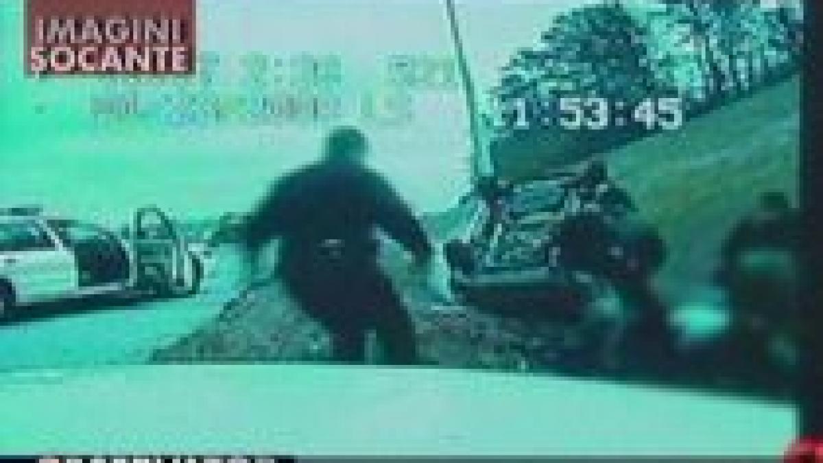 Poliţişti americani, filmaţi în timp ce băteau un suspect inconştient (VIDEO)