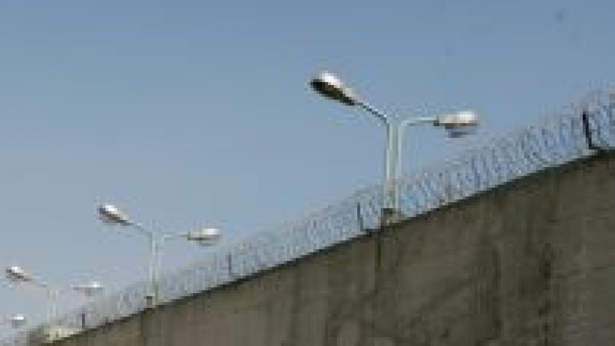 a evadat cu trei luni inainte de a fi eliberat