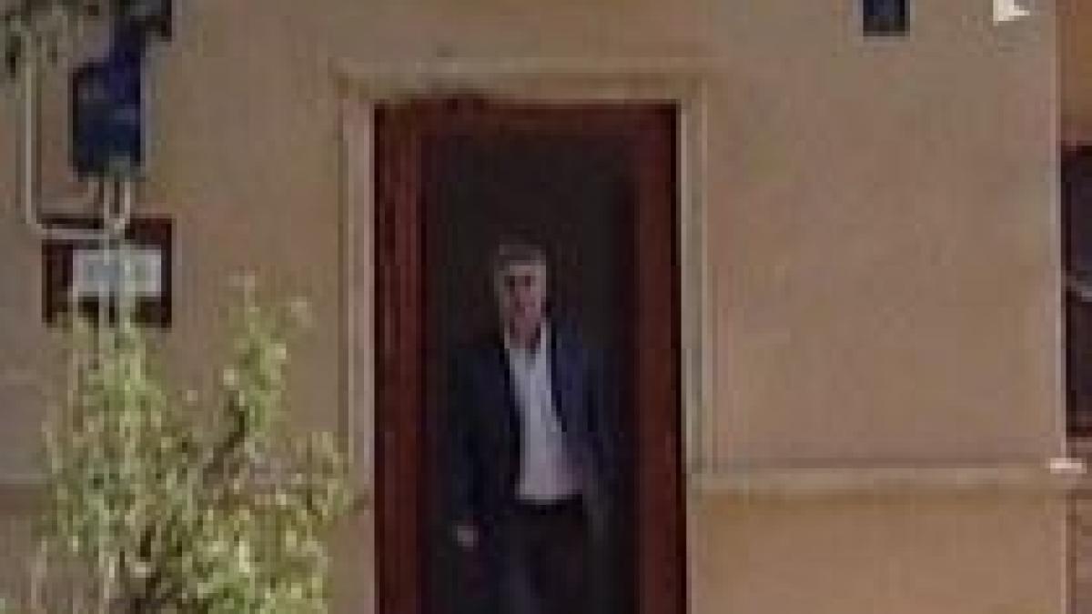 primarul unei comune din calarasi amenintat cu arma cinci suspecti retinuti de politie video