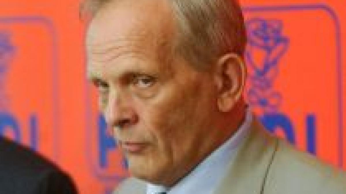 stolojan vrea doi poli de putere nu unul precum basescu