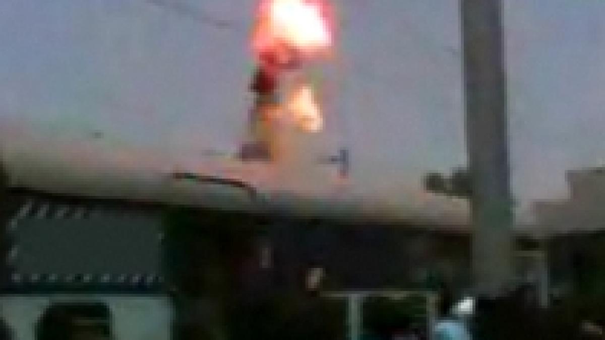 un barbat din india s a electrocutat in direct imagini socante
