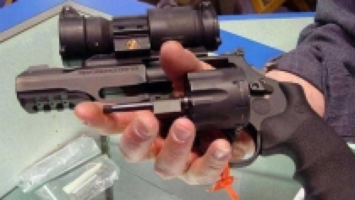 california o fetita de trei ani si a impuscat din greseala fratele mai mic video