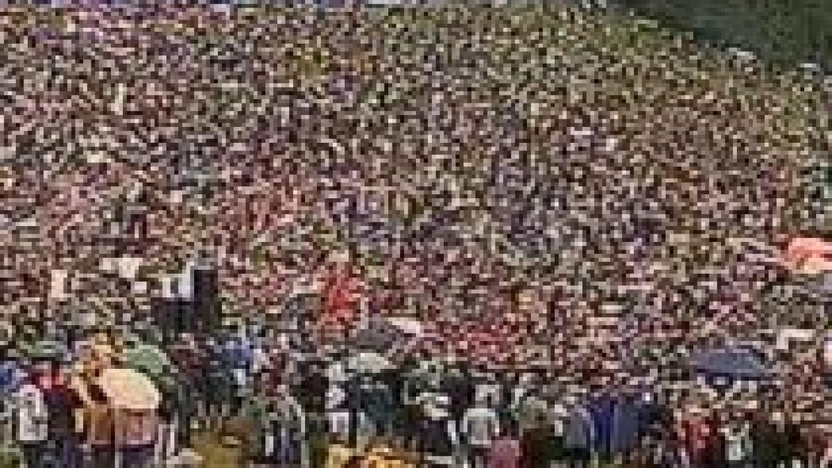 peste 100 000 de pelerini la pelerinajul de rusalii de la sumuleu ciuc video