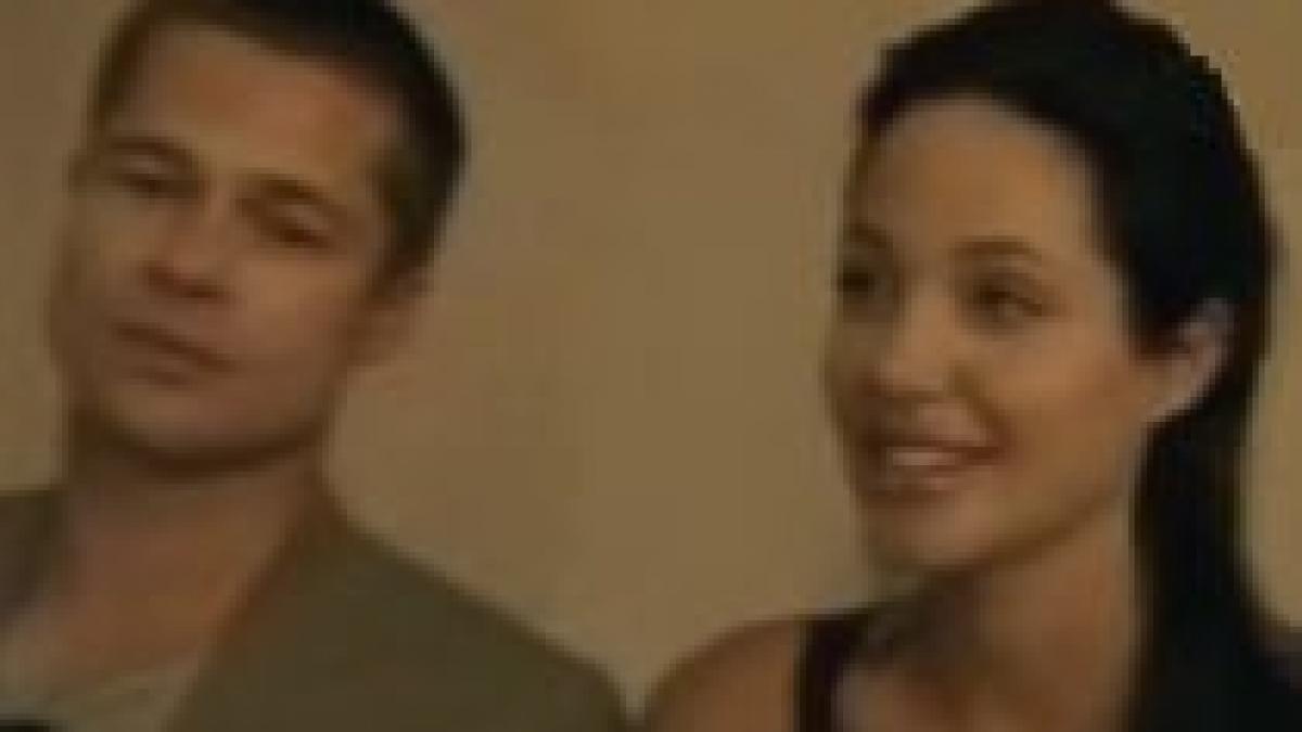 angelina jolie insarcinata cu al patrulea copil s ar putea ca brad pitt sa nu fie tatal foto