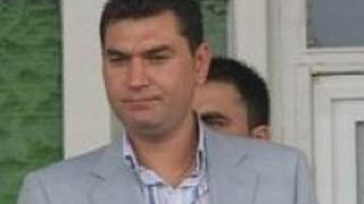 cristi borcea nevoit sa mearga la spital dupa ce a spart un geam si s a ranit grav