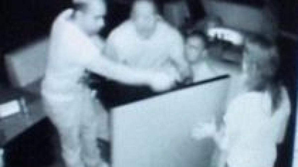 urmarire ca n texas la moreni dupa ce un tanar a devastat o discoteca video