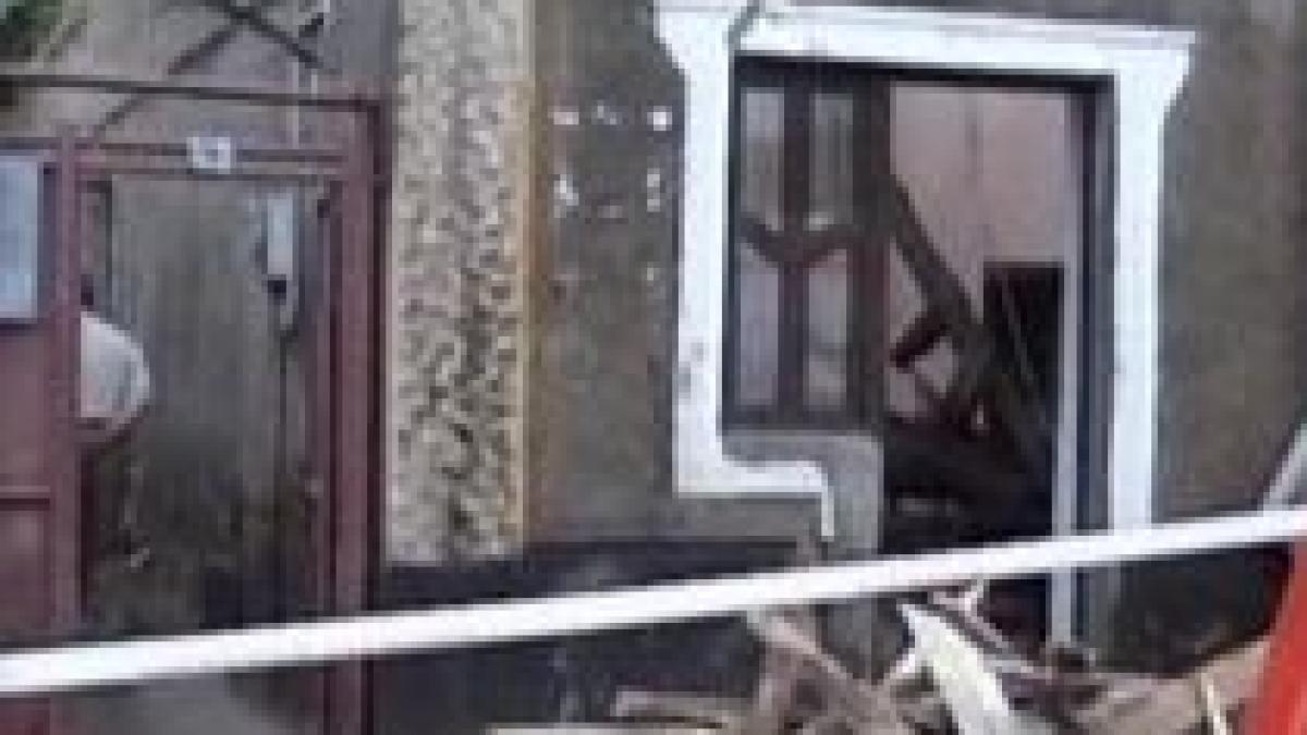 o femeie din drobeta turnu severin a murit strivita de o cladire pe jumatate demolata