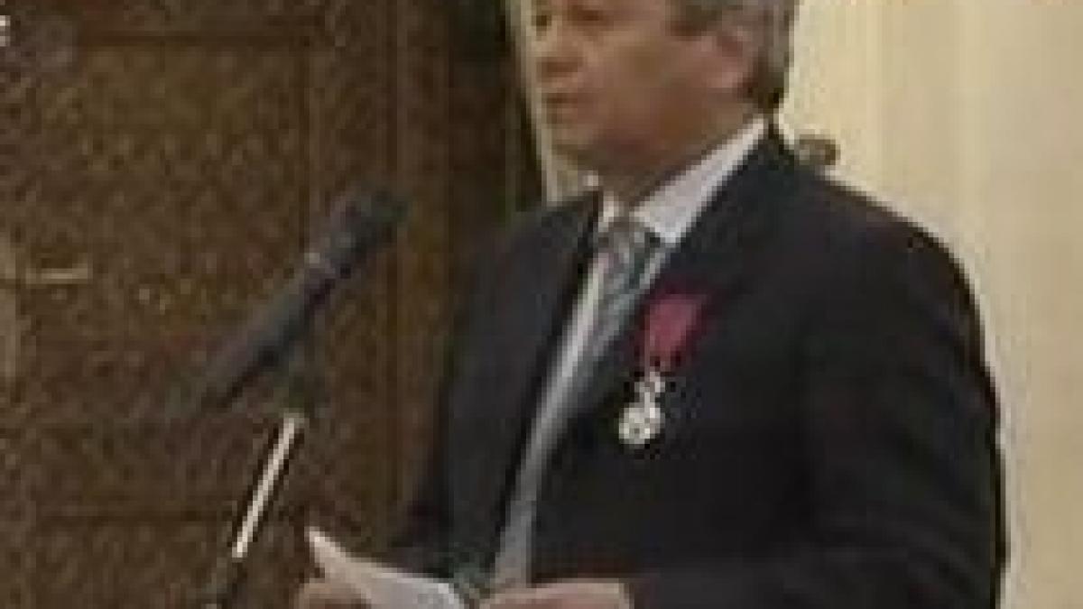 mircea lucescu decorat la palatul cotroceni de emotie i a tremurat vocea la discurs video