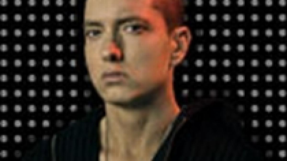 eminem mai sarac cu 60 000 de dolari dupa ce i a fost furat un colier cu diamante