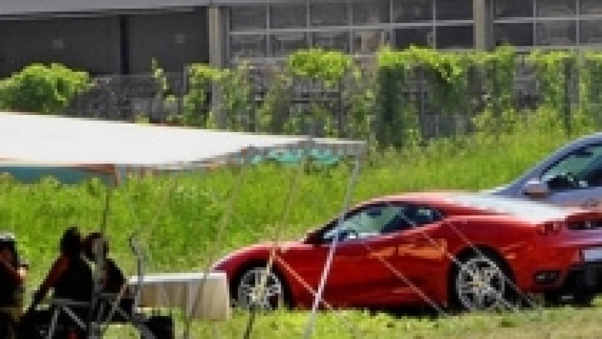 autoturisme de lux intr o tabara de romi din elvetia noi nu furam nu suntem romani