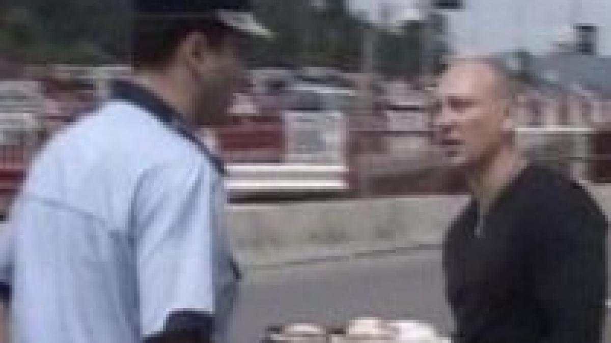 protest inedit un brasovean a impartit gogosi soferilor pentru ca nu i se respecta dreptul la