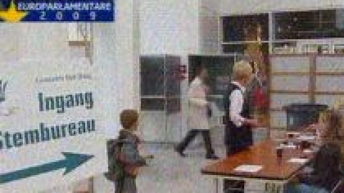 cetatenii din 19 tari comunitare voteaza duminica specialistii prognozeaza un absenteism masiv