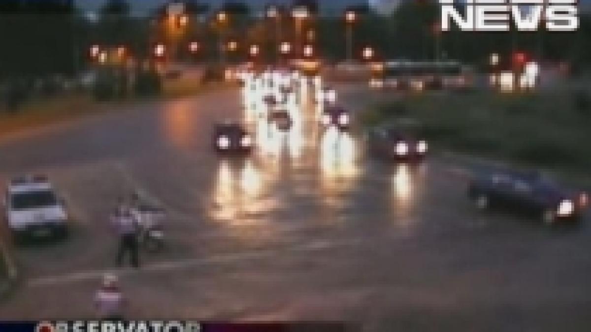 urmarire ca n filme prin capitala un sofer nu a oprit la semnalele politistilor video