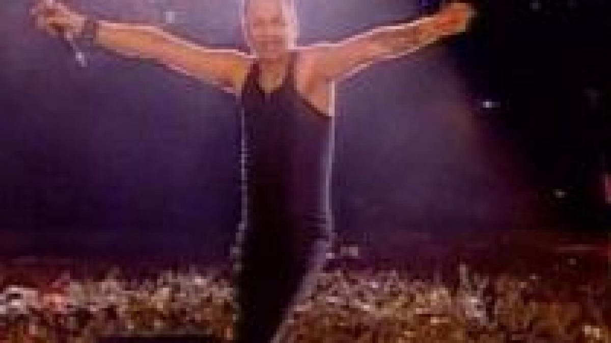 depeche mode si a reluat turneul cu un concert incendiar in leipzig video