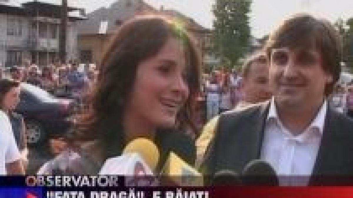 madalina manole este mamica cantareata are un baietel