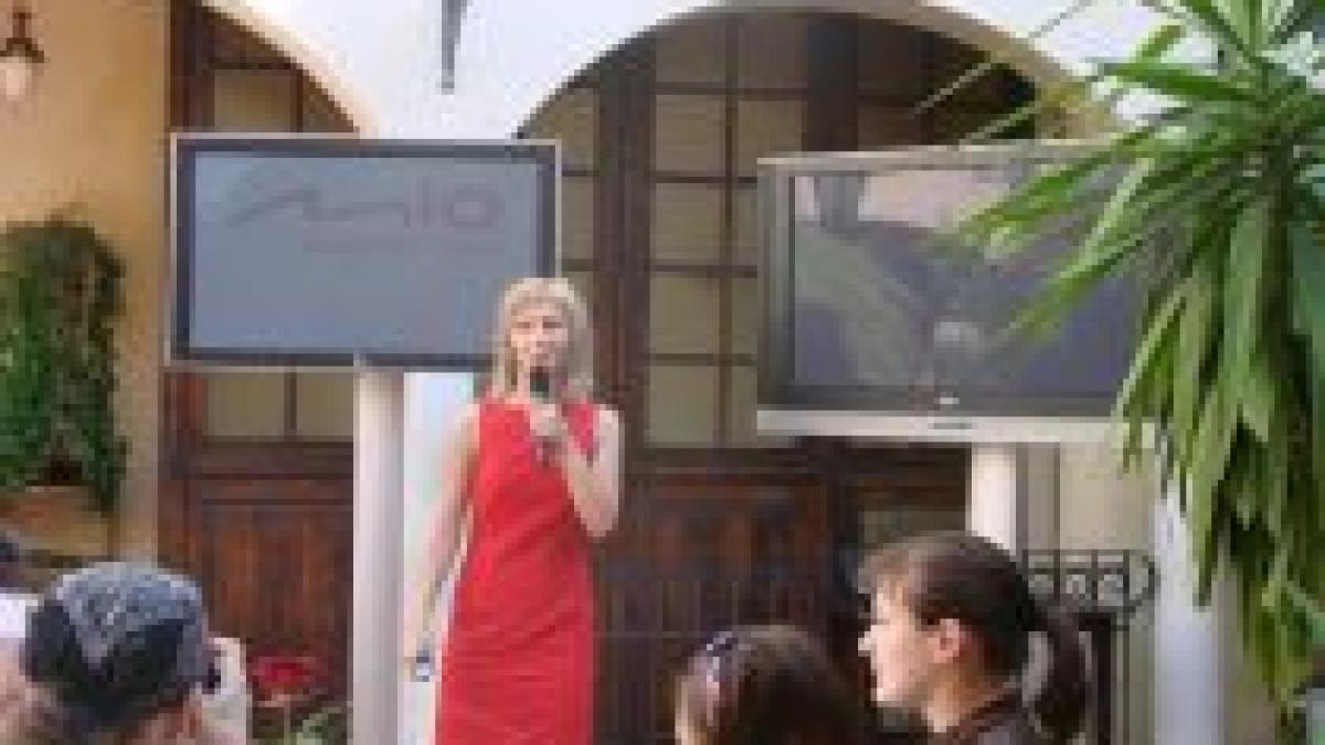 exploreaza mai mult mio a lansat in romania moov spirit noua gama de gps uri video