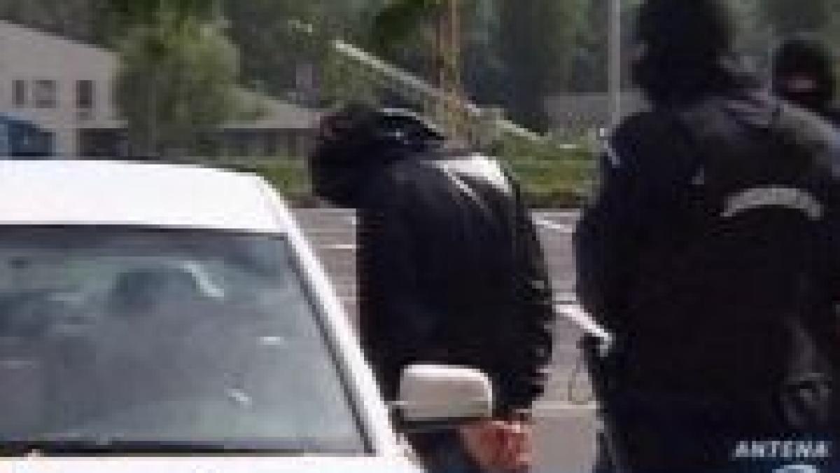 Focuri de armă în parcarea unui mall din Suceava