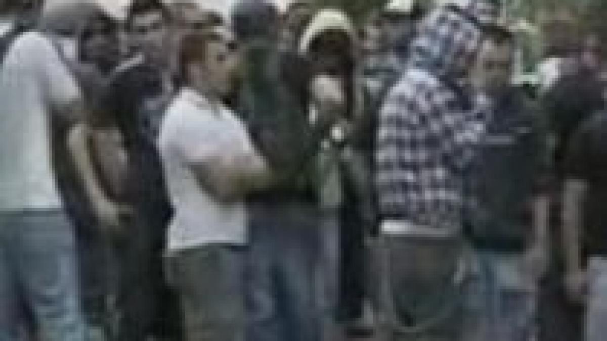 incidente la finala cupei timisorenii au atacat fanii lui cfr cluj pe strazile din targu jiu video