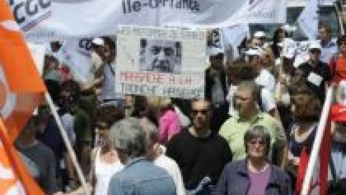 proteste in franta fata de masurile anticriza luate de guvern