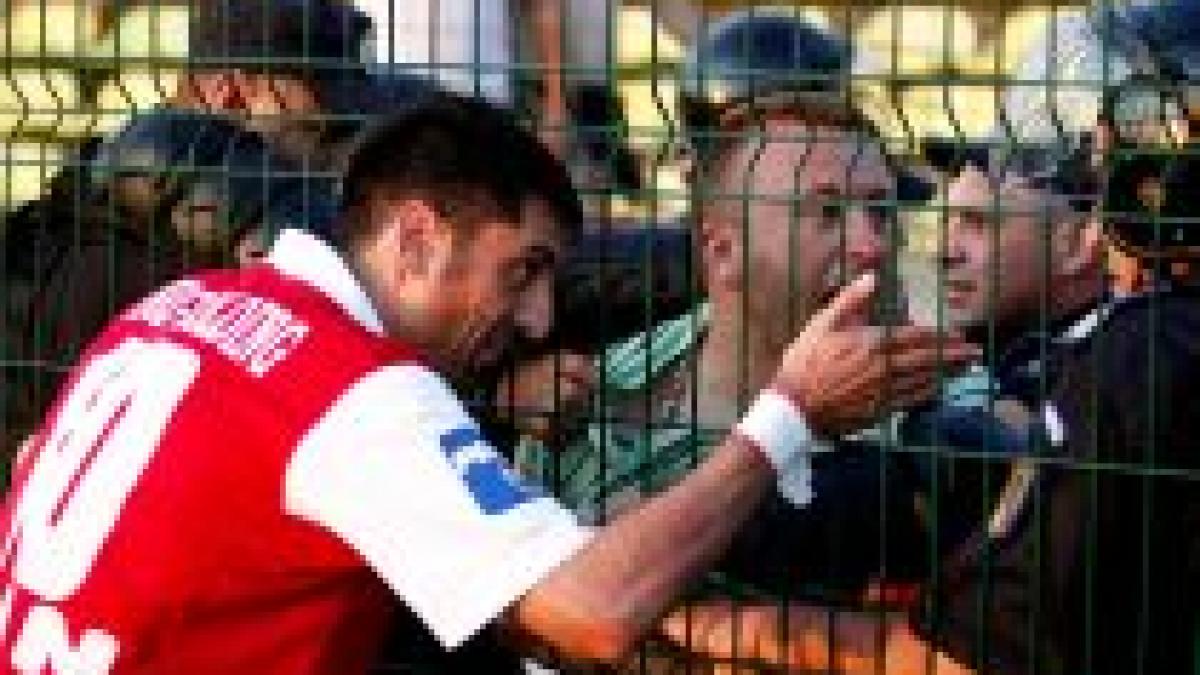 danciulescu se duce in fata instantei pentru ultrasii intrati in teren la fc arges dinamo 5 2