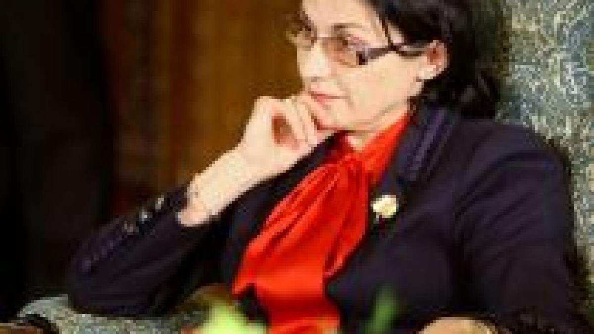 andronescu cei care se afla in jurul presedintelui nu l informeaza despre ce se intampla in scoala