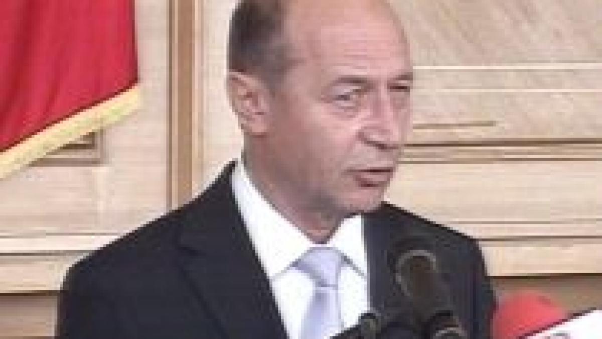 presedintele si premierul la bruxelles basescu romania va sustine reglementarea mai stricta a
