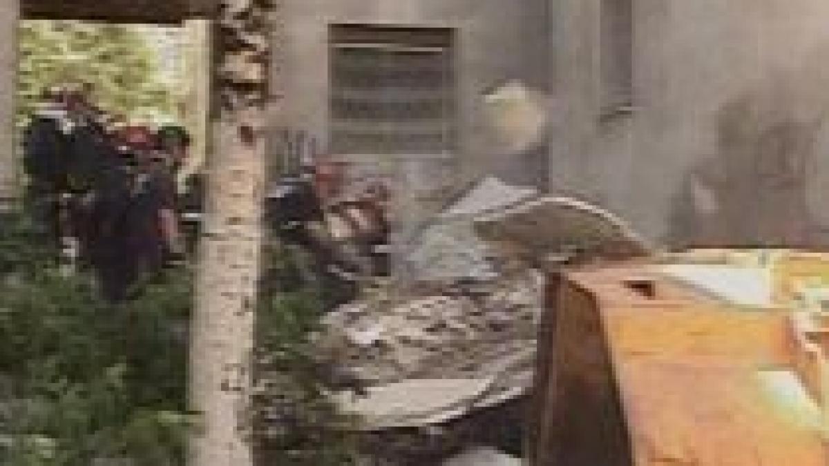 Bucureşti. Faţada unui bloc din Colentina a căzut (VIDEO)