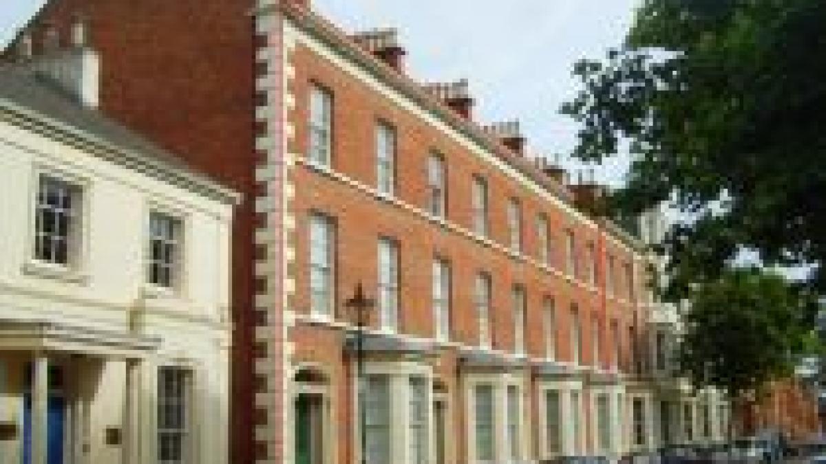 Mesaj al extremiştilor către românii din Belfast: ?Credincioşii C18 vă vor bate ca pe un urs hăituit?