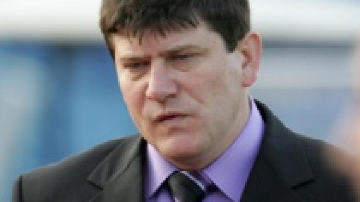 cristi pustai il va inlocui pe razvan lucescu la fc brasov daca fc arges nu va fi retrogradata