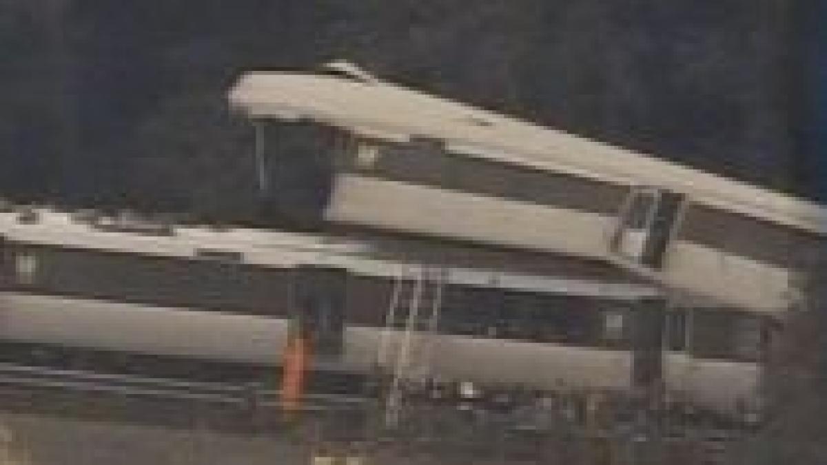 noua morti si 76 de raniti dupa ce doua garnituri de metrou s au ciocnit la washington video