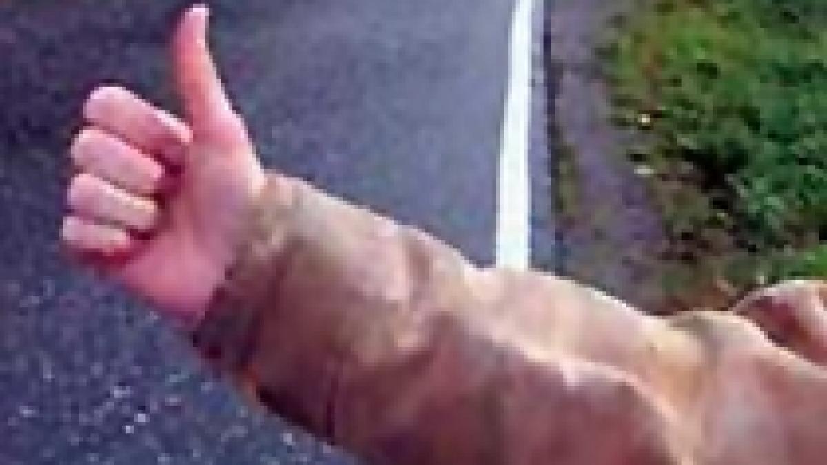 cipru trei romani au fost arestati dupa ce au jefuit doi autostopisti norvegieni