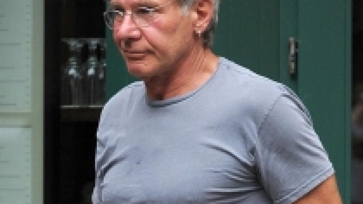 harrison ford cu sani de femeie actorul incepe sa si arate varsta foto