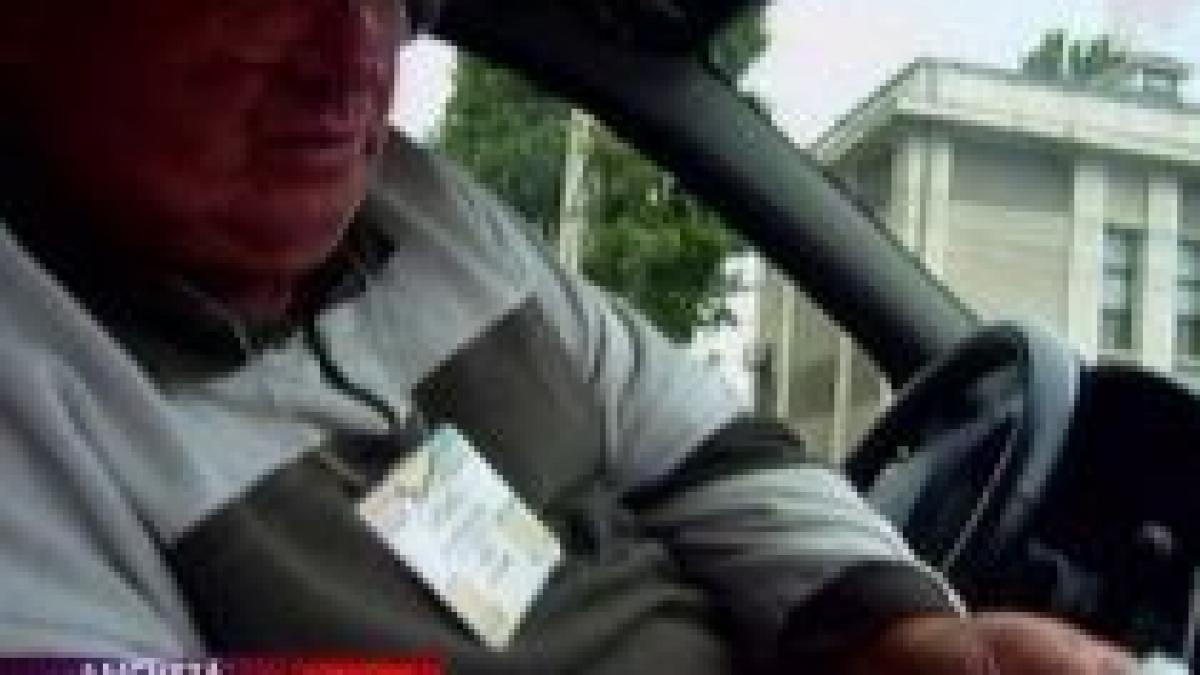 taximetrist certat cu legea dupa ce te incarca la bani te ameninta cu bataia video