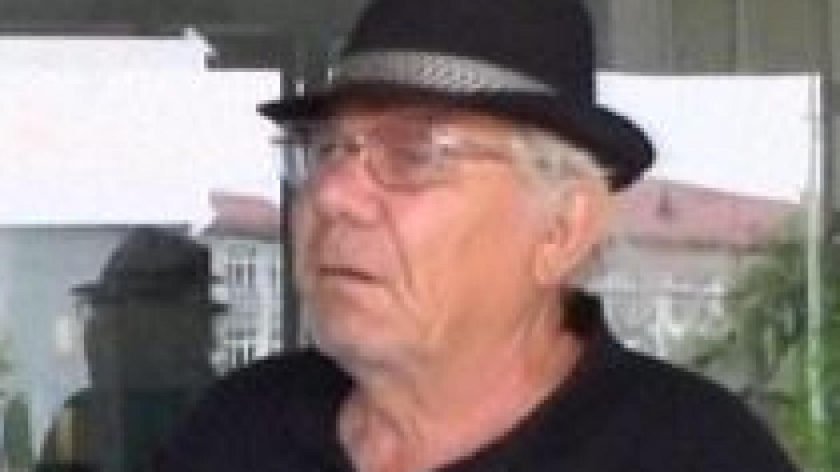 Un bătrân a fost uitat trei ore încuiat în policlinică (VIDEO)