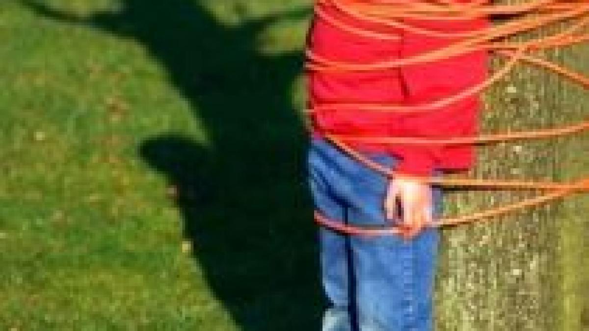 Un film horror a inspirat trei britanici să omoare în chip sadic un adolescent 