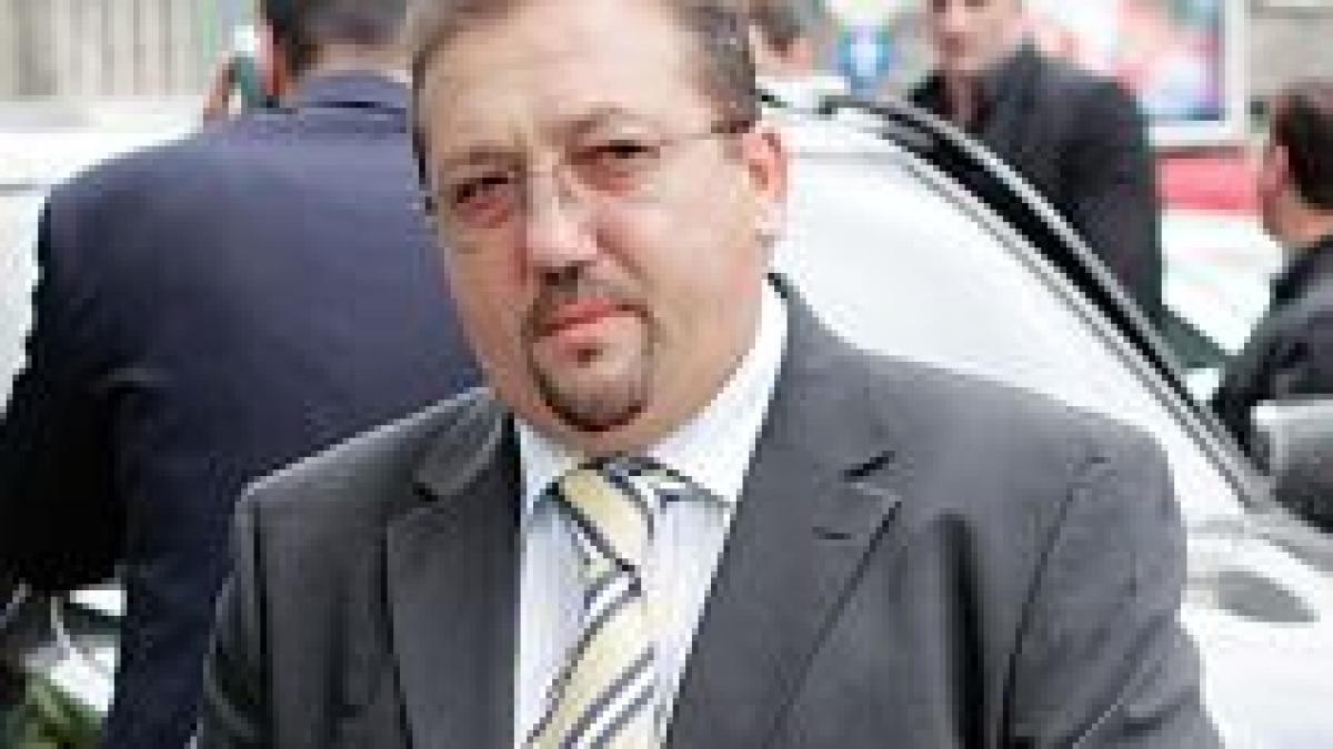 florian walter a preluat u cluj fostul dinamovist declara razboi lui cfr cluj si il vrea antrenor