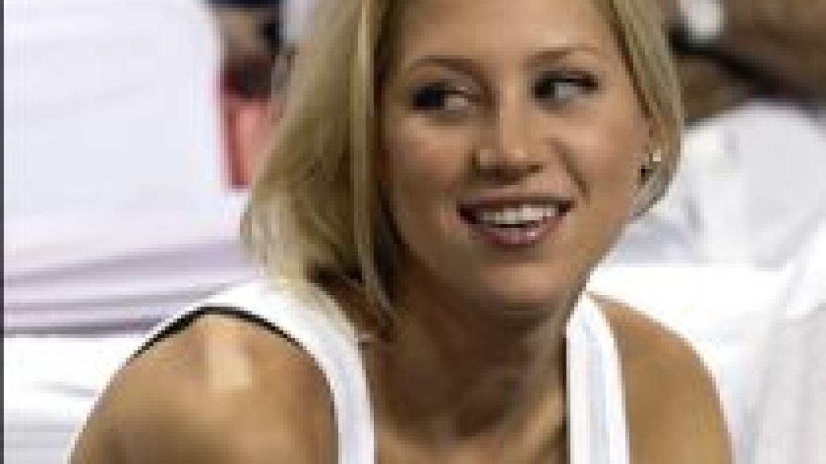 ana kournikova isi arata clasa si se paruieste cu alta femeie la las vegas