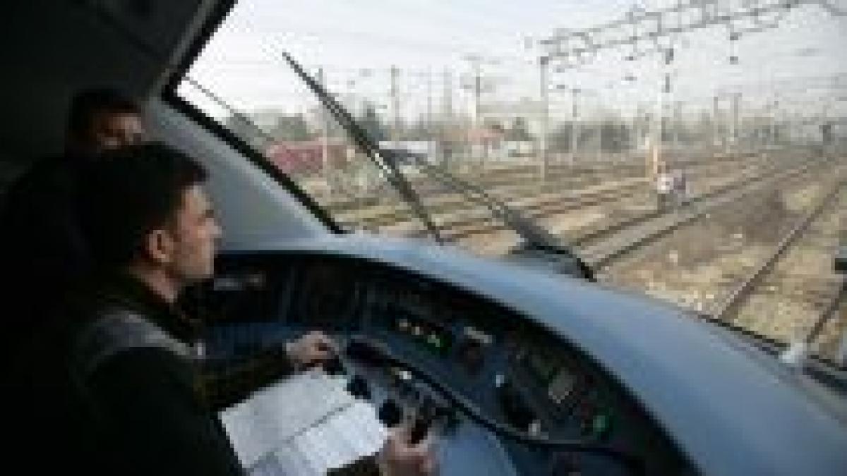 circulatia trenurilor in continuare afectata unele garnituri au intarzieri de pana la trei ore video